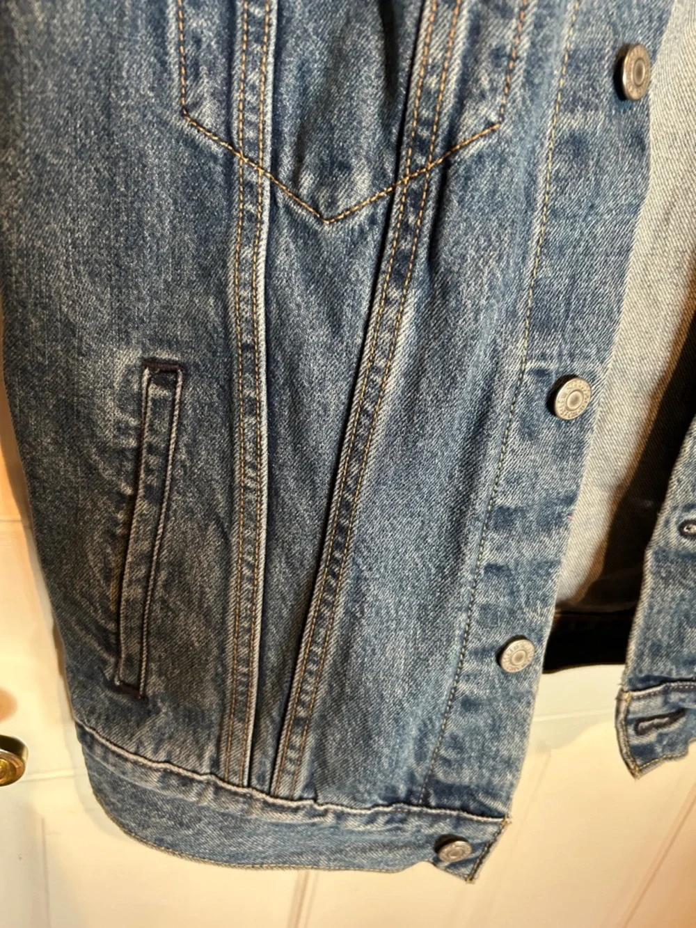 Levi's Blue Denim Jacket with Gray Hoodie Sleeves - Picture 6 of 10